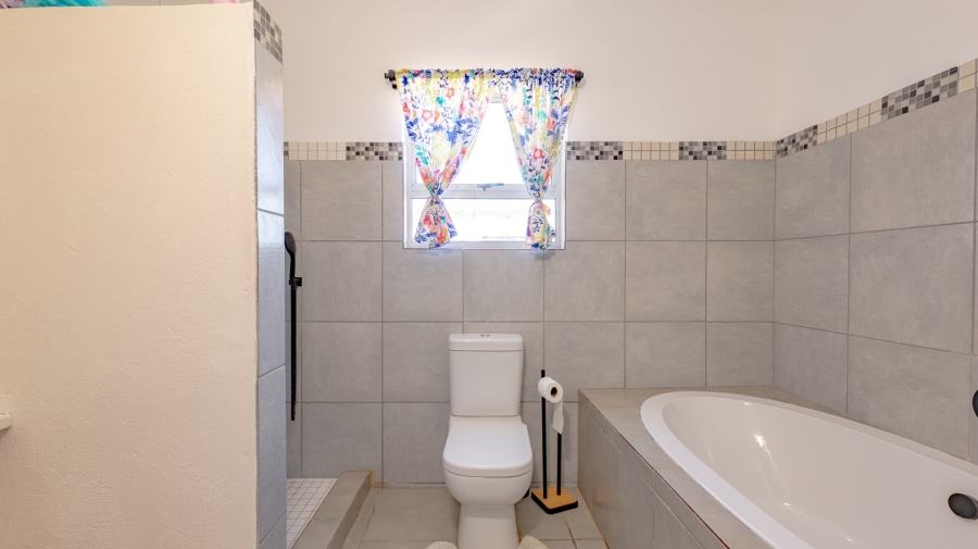 3 Bedroom Property for Sale in Struisbaai Western Cape